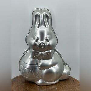Vintage 1984 Wilton Bunny 2 Piece, 3D Baking Pan
